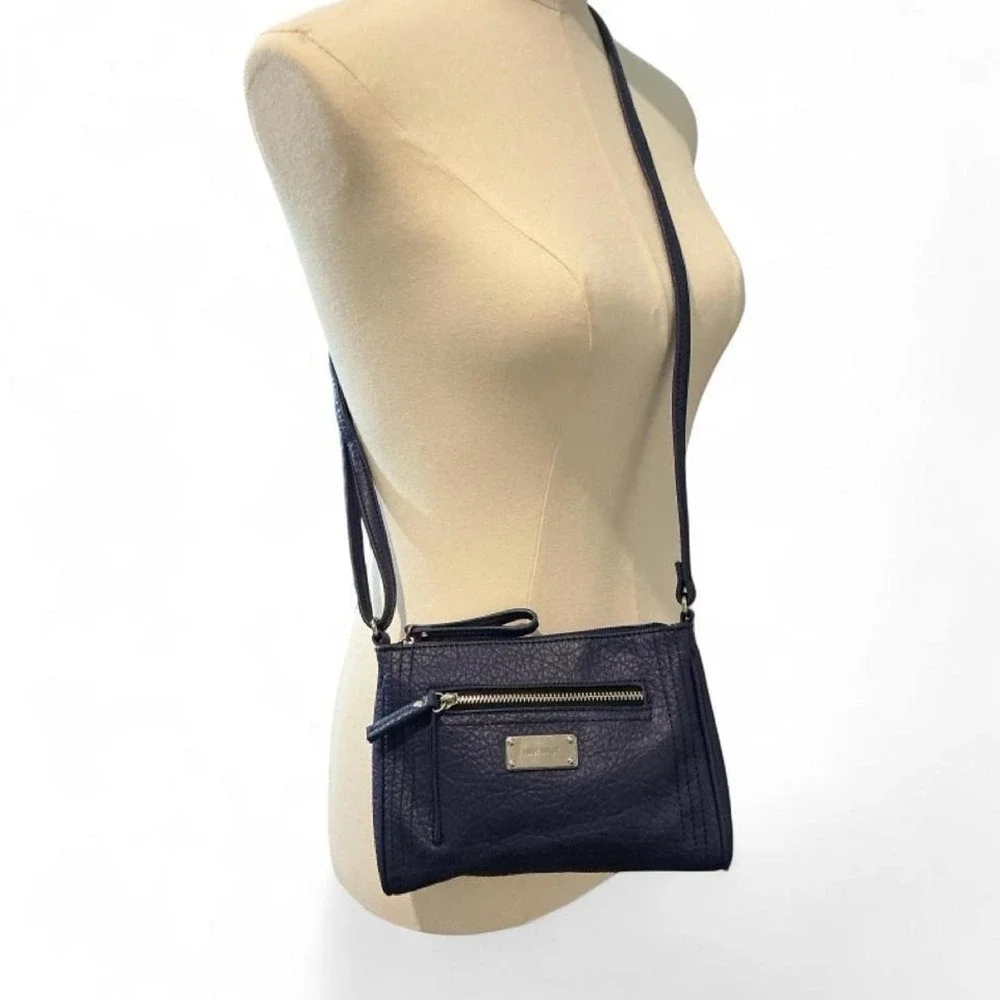 Nine West Crossbody Bag‎ Womens Small Navy Blue Excellent Pebbled Faux Leather